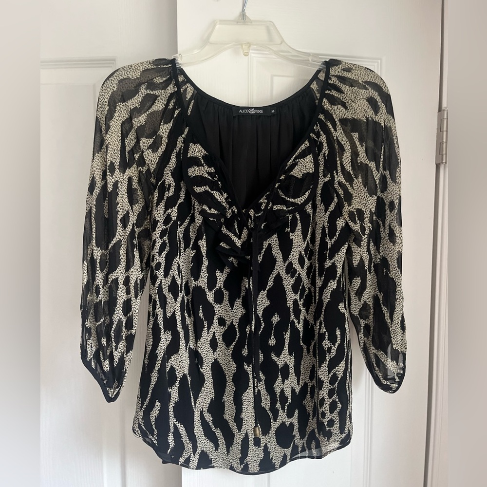 Alice & Trixie printed blouse size XS